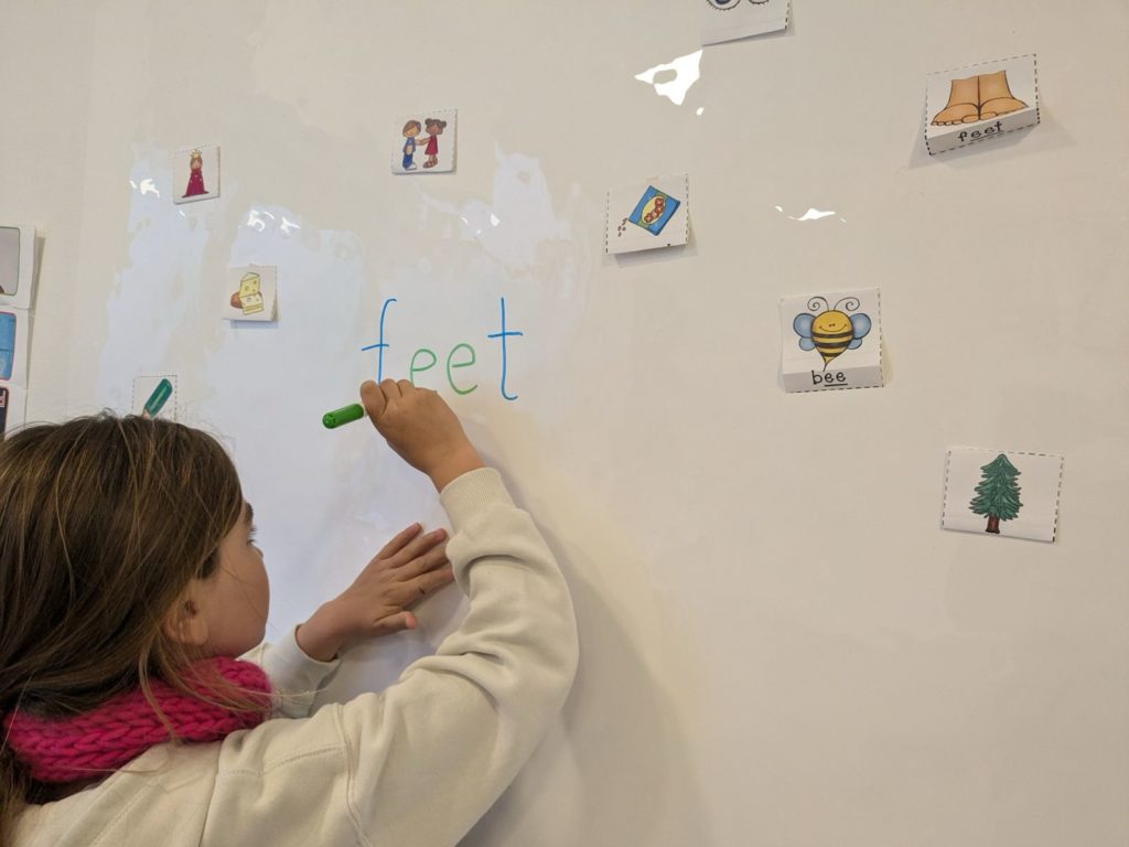 Matilde escribiendo